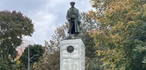 War memorial in Wingham, Ontario 